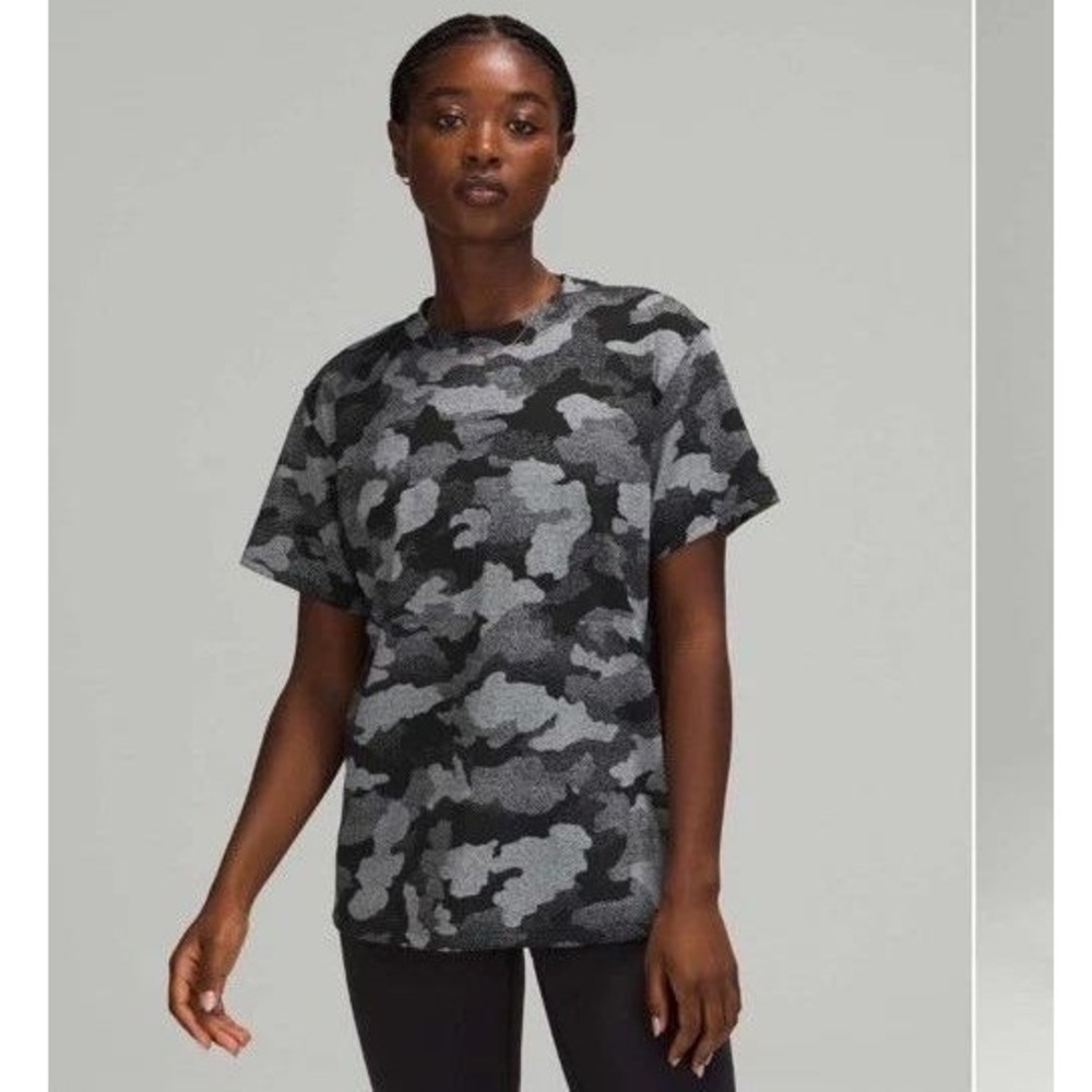 Lululemon Camo All Yours Short Sleeve Training Tee Womens 6 Black Gray Gym Shirt